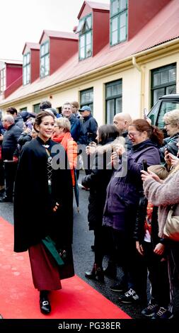 Tórshavn, Färöer, Dänemark. 23 Aug, 2018. Krone Mary von Dänemark kommen in Torshavn, am 23. August 2018, auf die 1. Der 4 Tage Besuch auf den Färöern Foto: Albert Nieboer/Niederlande/Point de Vue | Quelle: dpa/Alamy leben Nachrichten Stockfoto