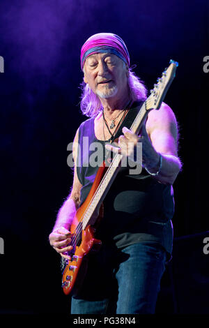 Tinley Park, Illinois, USA. 22 Aug, 2018. ROGER Glover von Deep Purple während der langen Goodbye Tour im Hollywood Casino Amphitheater in Tinley Park, Illinois Credit: Daniel DeSlover/ZUMA Draht/Alamy leben Nachrichten Stockfoto