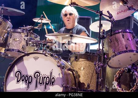 Tinley Park, Illinois, USA. 22 Aug, 2018. IAN PAICE von Deep Purple während der langen Goodbye Tour im Hollywood Casino Amphitheater in Tinley Park, Illinois Credit: Daniel DeSlover/ZUMA Draht/Alamy leben Nachrichten Stockfoto