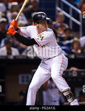 22. August 2018: Miami Marlins Third Baseman Brian Anderson (15) at bat bei einem MLB Spiel zwischen den New York Yankees und die Miami Marlins am die Marlins Park in Miami, Florida. Die Marlins gewann 9-3. Mario Houben/CSM Stockfoto