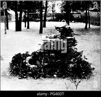 . Gärten und ihre Bedeutung, von Dora Williams. Schule Gärten. 146 GÄRTEN UND IHRE BEDEUTUNG für den Stein Grundlagen; Rohrleitungen wurde von der Stadt Klempner getan; das graue Feld Platten aus Stein wurden durch Clark Universität zu seinem Kind Schwester präsentiert, die Grundschule. Ein Lehrer^ schrieb Folgendes: Wenn der Maurer seine Arbeit begann, war er in der Stiftung zu setzen, als er dachte, am besten, aber nach, dass er jeden Schlag unter. Die Worcester Bn&lt; D BRUNNEN Richtung jener, deren Geist ein fertiges Bild des Brunnens statt. Der Maurer offen erzählte uns, dass er, obwohl Stockfoto