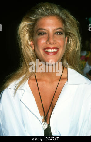 WESTWOOD, CA - 29. Juli: Schauspielerin Tori Spelling besucht die 'Buffy, die Vampirjägerin" Westwood Premiere am 29 Juli, 1992 bei Mann's Village Theater in Westwood, Kalifornien. Foto von Barry King/Alamy Stock Foto Stockfoto