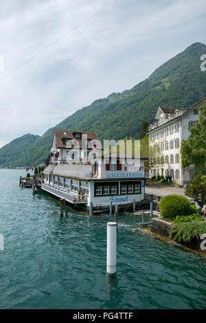 Luzern, Schweiz, 25. Mai 2016, Starten Reise auf dem Vierwaldstättersee, Seehotel Schwert, Gersau, © Peter SPURRIER Stockfoto