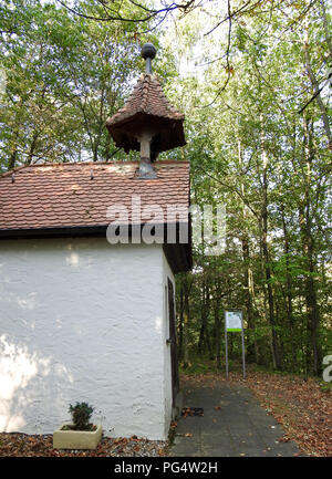 Außenansicht der Kapelle im Wald von iphofen Bayern Stockfoto