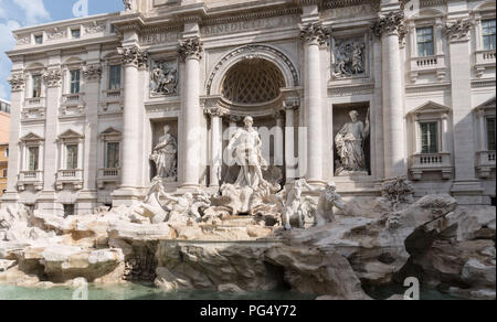 Oceanus im Trevi-brunnen Stockfoto