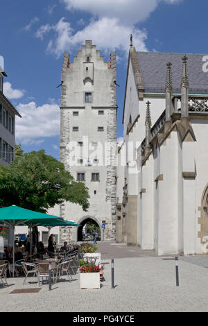 Frauentor (Women's Gate) und die Kirche der Muttergottes, Ravensburg, Baden-Württemberg, Deutschland Stockfoto