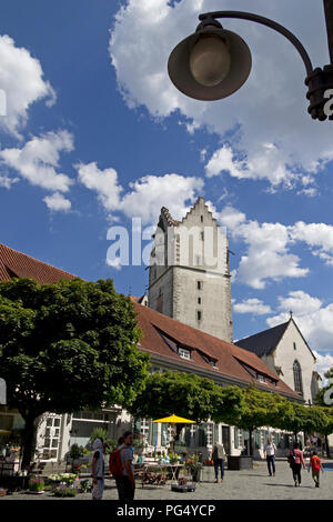 Frauentor (Women's Gate) und die Kirche der Muttergottes, Ravensburg, Baden-Württemberg, Deutschland Stockfoto