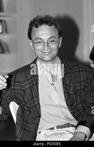 Der Philosoph Klaus Nellen an einem der wöchentlichen Sitzungen des IWM. Das IWM (Institut für die Wissenschaften vom Menschen) ist ein unabhängiges Institut für fortgeschrittene Studien in den Geistes- und Sozialwissenschaften 1982 gegründet von Der polnische Philosoph Krzysztof Michalski. Stockfoto