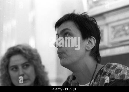 Die tschechische Schriftstellerin Libuse Monikova, auf einer Tagung der Oesterreichischen Gesellschaft für Literatur in Wien 1990 (Österreichische Literatur Gesellschaft). Monikova ist Schreiben in deutscher Sprache seit 1971. Stockfoto
