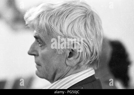 Der ungarische Schriftsteller Miklos Meszoely auf einer Tagung der Österreichischen Literatur Gesellschaft in Wien im Jahre 1990. Meszoly ist als einer der wichtigsten Vertreter der Neuen Ungarischen Literatur. Stockfoto