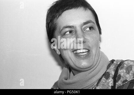 Die tschechische Schriftstellerin Libuse Monikova, auf einer Tagung der Oesterreichischen Gesellschaft für Literatur in Wien 1990 (Österreichische Literatur Gesellschaft). Monikova ist Schreiben in deutscher Sprache seit 1971. Stockfoto