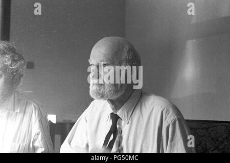 Der amerikanische Schriftsteller Lawrence Ferlinghetti auf der italienischen Insel Capri in 1990. Stockfoto