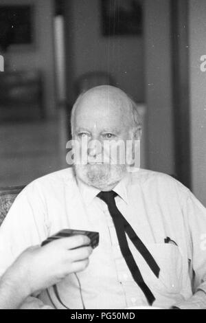 Der amerikanische Schriftsteller Lawrence Ferlinghetti auf Capri im Jahre 1990. Stockfoto