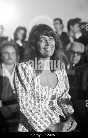 Olga Maria Cortese, Mitbegründer der Literaturpreis Premio Capri, an der Preisverleihung zu Bohumil Hrabal und Joseph Brodsky im Jahre 1990. Stockfoto