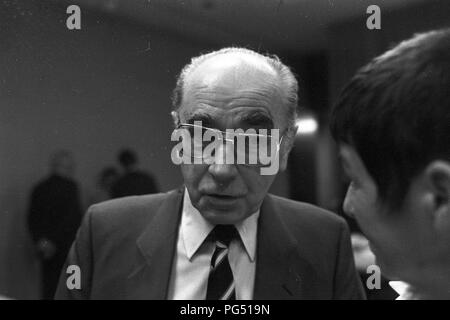 Die tschechischen Künstler und Aktivist Jiri Kolar. Stockfoto