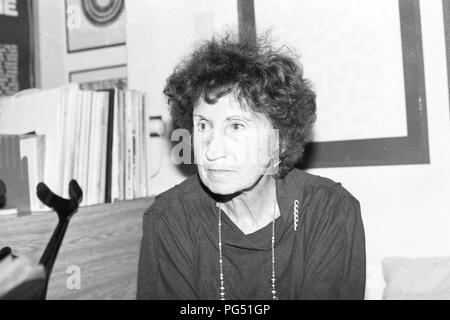 Porträt des Autors Bohumila Groegerova (1921-2014). Groegerova war der Begleiter des Schriftstellers Josef Hirsal. Stockfoto