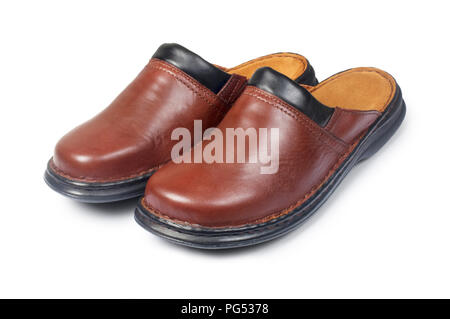 Studio geschossen von ein paar moderne mens Clogs isoliert auf Weiss - Johannes Gollop Stockfoto