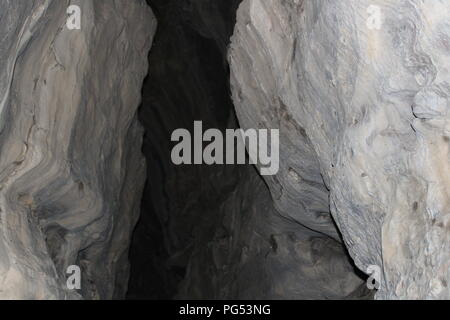 Räuber Höhle Dehradun Uttarakhand Indien. Auch als Guchu/Guchhu pani bekannt. Eines der besten Platz in Dehradun zu besuchen Stockfoto