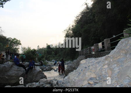 Räuber Höhle Dehradun Uttarakhand Indien. Auch als Guchu/Guchhu pani bekannt. Eines der besten Platz in Dehradun zu besuchen Stockfoto