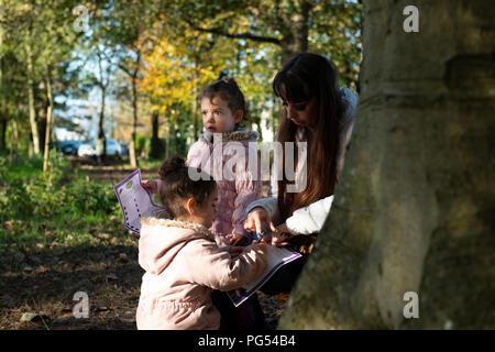 Ribby Halle Halloween Jagd. Familie Tag heraus. Stockfoto