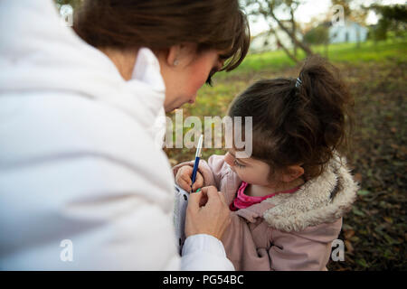 Ribby Halle Halloween Jagd. Familie Tag heraus. Stockfoto