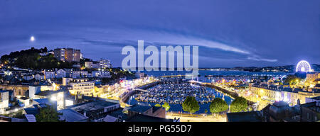 De - DEVONSHIRE: Hafen von Torquay und die Stadt bei Nacht (HDR-Bild) Stockfoto