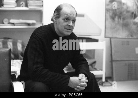 "Die tschechische Maler Zdenek Beran (1937-2014) in seinem Studio in Prag. Beran war ein Mitglied der Gruppe 'Zaostali'' und ab 1990 an der Prager Akademie der Bildenden Künste." lehrte Stockfoto