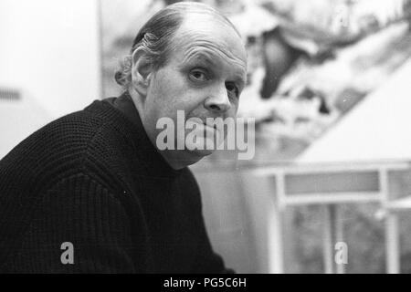 "Die tschechische Maler Zdenek Beran (1937-2014) in seinem Studio in Prag. Beran war ein Mitglied der Gruppe 'Zaostali'' und ab 1990 an der Prager Akademie der Bildenden Künste." lehrte Stockfoto