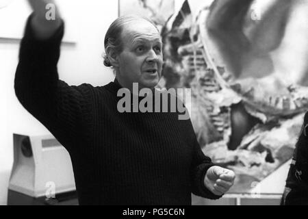 "Die tschechische Maler Zdenek Beran (1937-2014) in seinem Studio in Prag. Beran war ein Mitglied der Gruppe 'Zaostali'' und ab 1990 an der Prager Akademie der Bildenden Künste." lehrte Stockfoto