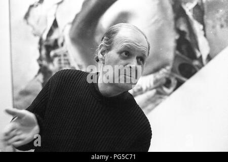 "Die tschechische Maler Zdenek Beran (1937-2014) in seinem Studio in Prag. Beran war ein Mitglied der Gruppe 'Zaostali'' und ab 1990 an der Prager Akademie der Bildenden Künste." lehrte Stockfoto