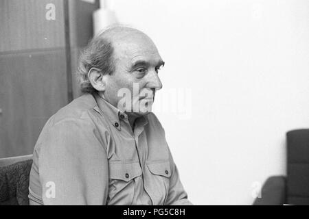 "Die tschechische Künstler Karel Nepras in seinem Studio in Prag. Von 1963 bis 1970 Nepras war Mitglied der Künstlergruppe "midrove'' und ab 1990 Professor der bildenden Künste in Prag. Stockfoto