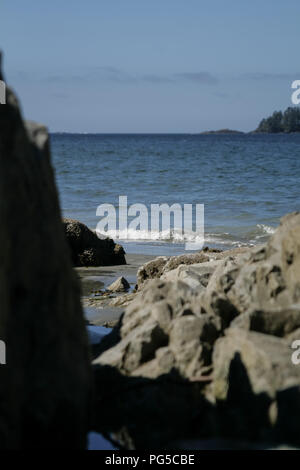 Wellen auf dem Ufer, Tofino, Vancouver Island, Kanada Stockfoto