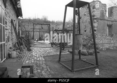 Das Studio von Ales Vesely. Der tschechischen Maler und Bildhauer ist vor allem für seine monumentalen Stein und Metall Skulpturen bekannt. Von 1990 Vesely war Professor an der Prager Akademie der Bildenden Künste. Stockfoto