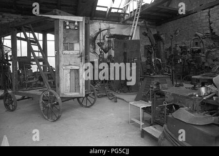 Das Studio von Ales Vesely. Der tschechischen Maler und Bildhauer ist vor allem für seine monumentalen Stein und Metall Skulpturen bekannt. Von 1990 Vesely war Professor an der Prager Akademie der Bildenden Künste. Stockfoto
