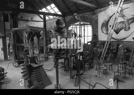 Das Studio von Ales Vesely. Der tschechischen Maler und Bildhauer ist vor allem für seine monumentalen Stein und Metall Skulpturen bekannt. Von 1990 Vesely war Professor an der Prager Akademie der Bildenden Künste. Stockfoto