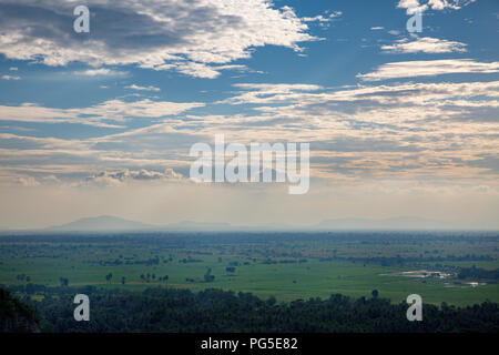 Landschaft und Wolkengebilde in der Nähe von Battambang, nördlichen Kambodscha Stockfoto