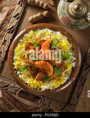 Ghalieh Maygu. Persischen Golf style Shrimps mit Kräutern und Tamarind Stockfoto