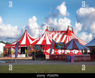 Geddes, New York, USA. August 23, 2018. Coronas von Hollywood Circus Big Top auf der Mitte des New York State Fair in Geddes, New York Stockfoto