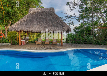 Schwimmbad in Lapa Rios Lodge, Corcovado Nationalpark, Costa Rica Stockfoto