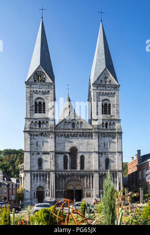 Neuromanische Kirche St. Remacle/Eglise Notre-Dame et Saint Remacle de Spa in der Stadt Spa, Lüttich, Belgien Stockfoto