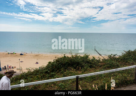 Blick auf den Strand von Bournemouth aus der West Cliff Zick-Zack-Weg, Sommer, Bournemouth, Dorset, Großbritannien Stockfoto