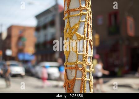 Philadelphia, PA, USA - 29. Juli 2018: bombardiert Straße Pol in Philadelphia's Osten Passyunk Nachbarschaft Garn. Stockfoto