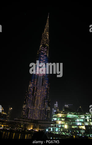 Burj Khalifa in der Nacht Stockfoto