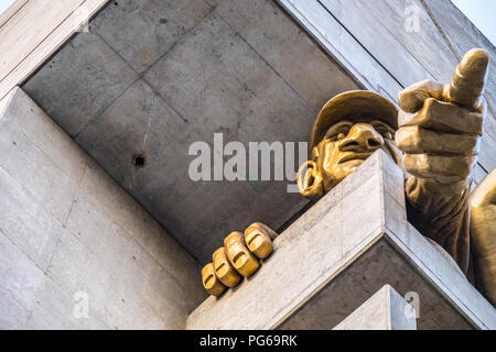 Die Skulptur genannt das Publikum von Michael Schnee auf das Rogers Centre, der Heimat der Blue Jays Baseball Team in der Innenstadt von Toronto Stockfoto