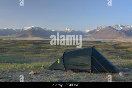 Camping über See Zorkul, mit der Großen Pamir in Afghanistan, Tadschikistan Stockfoto