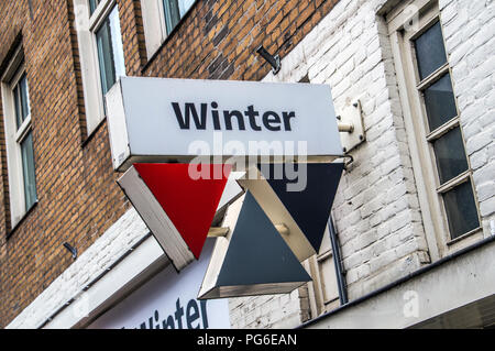 Zeichen aus dem Winter Shop in Amsterdam Osten der Niederlande 2018 Stockfoto