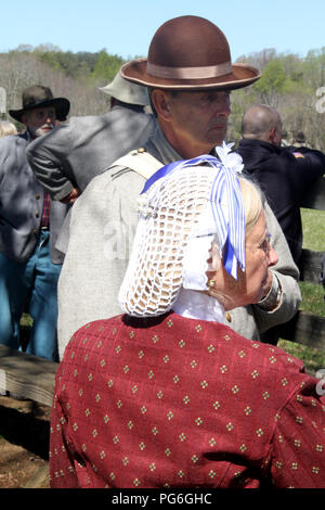 Die Konföderierte Armee während des amerikanischen Bürgerkrieges. Historische Nachstellung bei Appomattox, VA, USA. Stockfoto