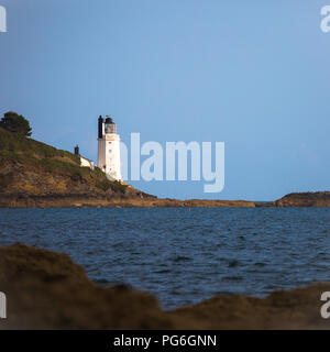 St Anthony's Leuchtturm Kennzeichnung der östlichen Punkt der Eingang zu Falmouth Harbour, in Cornwall, Südengland, Großbritannien Stockfoto