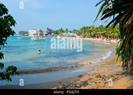 Horizontale Sicht auf den Strand von Hikkaduwa, Sri Lanka. Stockfoto