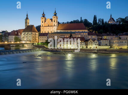 Österreich, Oberösterreich, Steyr, Enns und St. Michael an der blauen Stunde Stockfoto